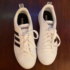 Adidas white & black leather tennis shoes